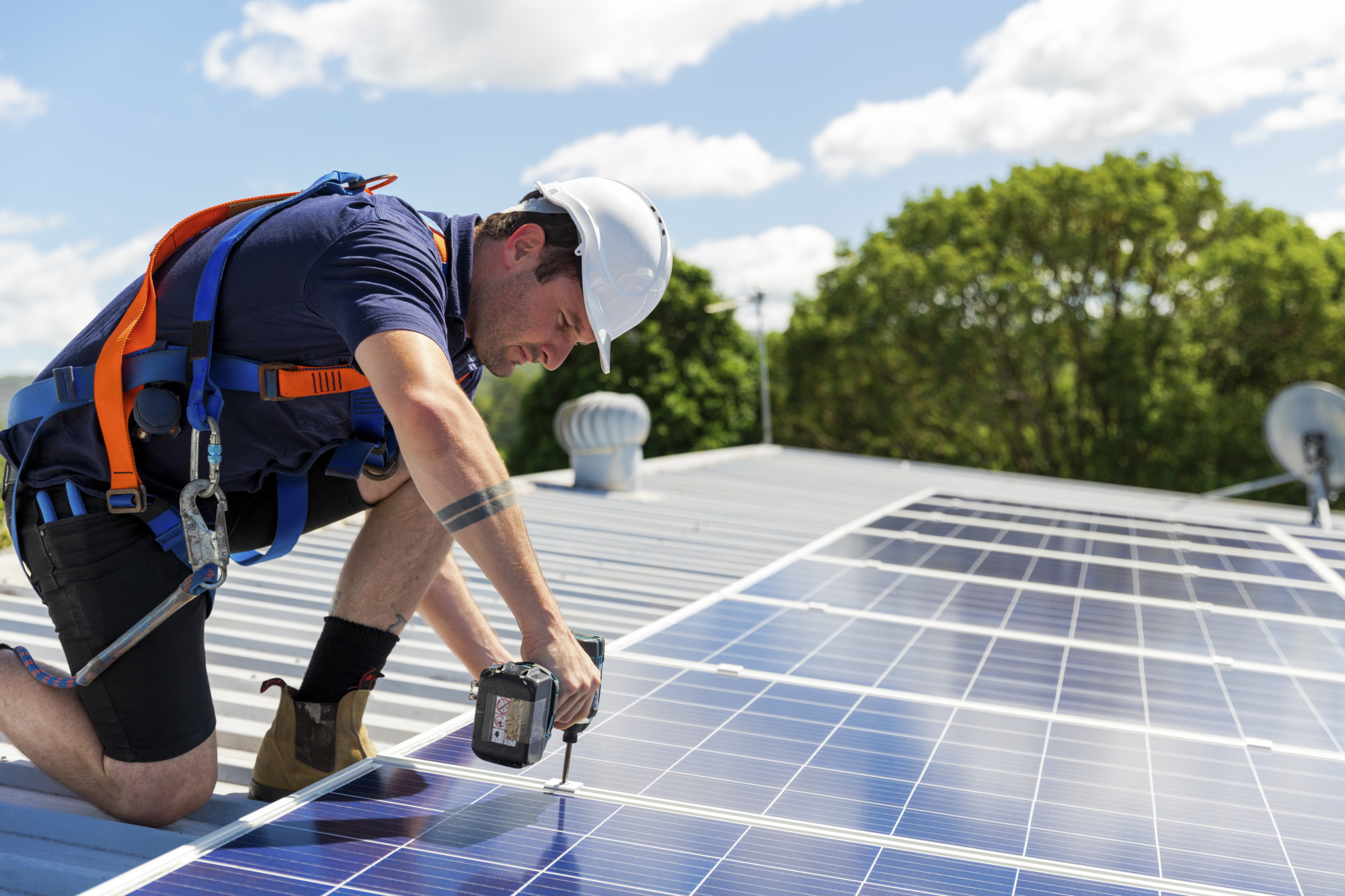 5 Things to Consider When Hiring Solar Panel Installers